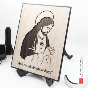 Sử dụng làm kệ tranh để bàn